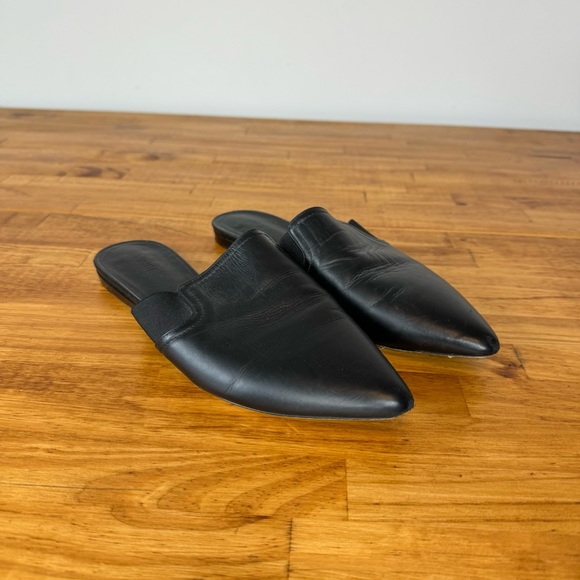Vince Nadette Black Leather Pointed Toe Slip On Mules Flats Size 7.5 - Picture 2 of 9